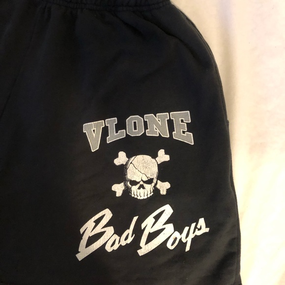 VLONE BADBOY SHORTS - Picture 3 of 3